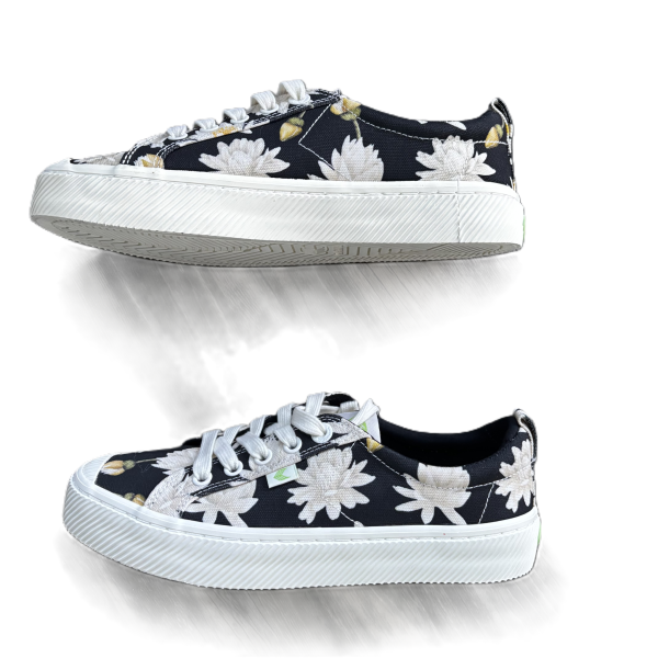 Shoes Sneakers By Cariuma In Floral Print, Size: 7 Online now - Image 2