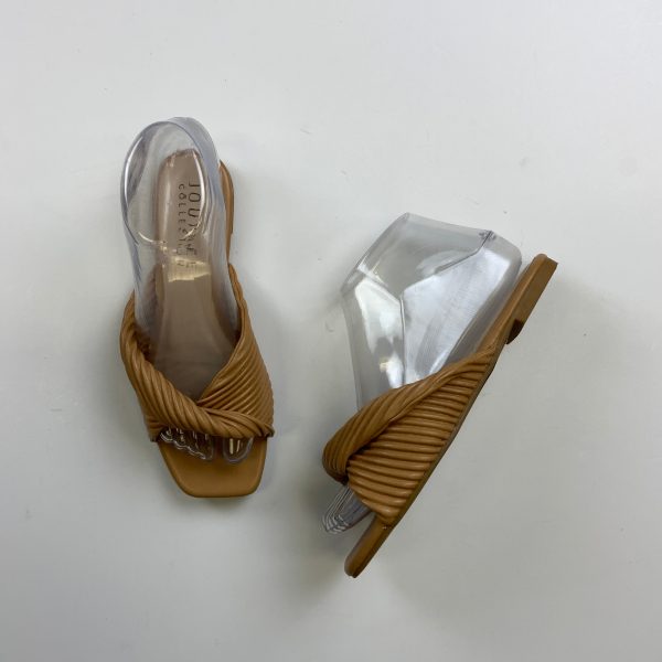 Tan Sandals Flats Journee, Size 5.5 Discount - Image 2